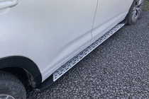 Toyota Highlander 2013–2019 Sidetrin, originalt design (til EU og USA, 2 stk., aluminium) foto 1