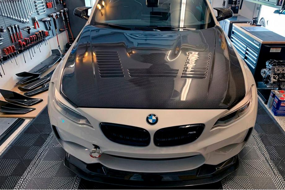 BMW 2-serie F22/F23 2014–2021 Motorhjelm V4 (kulfiber) Image