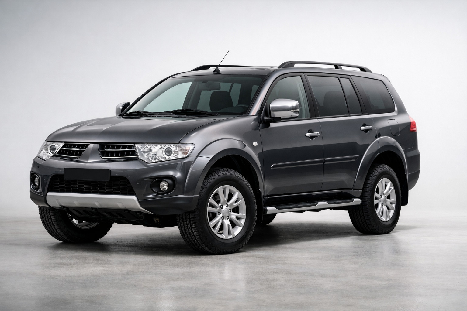 Test af Mitsubishi Pajero Sport 2008-2015: barsk SUV til dem, der ikke vil have en crossover