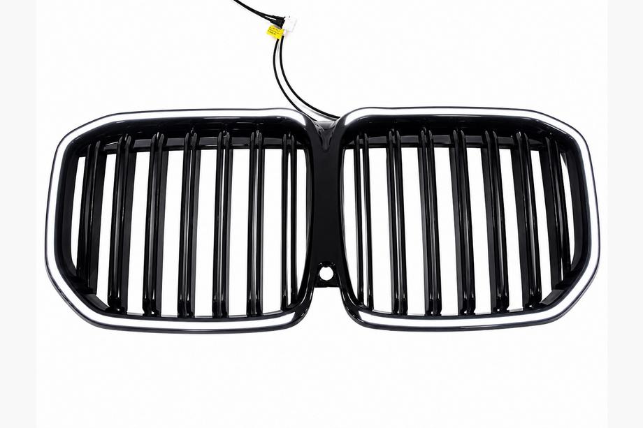BMW X7 G07 2019– BMW kidneygrill M-Look LED (2019-2022, blank højglans) Foto 6
