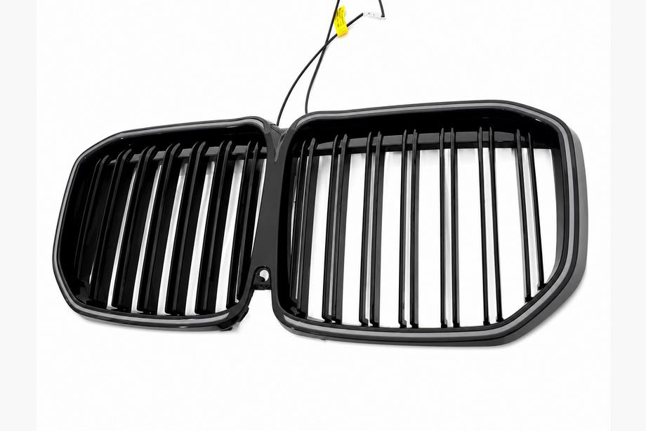 BMW X7 G07 2019– BMW kidneygrill M-Look LED (2019-2022, blank højglans) Foto 9