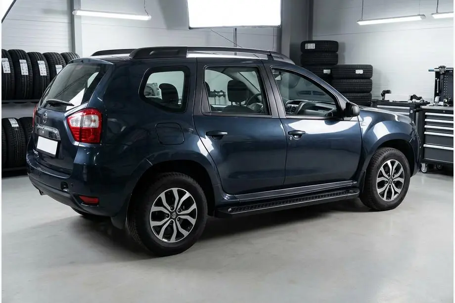 Nissan Terrano 2014– Allmond Black sidetrin (2 stk., aluminium) Image