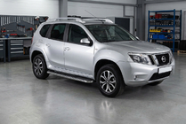 Nissan Terrano 2014– Maydos V1 sideskørter/trinbrætter (2 stk., aluminium/rustfrit stål) foto 1
