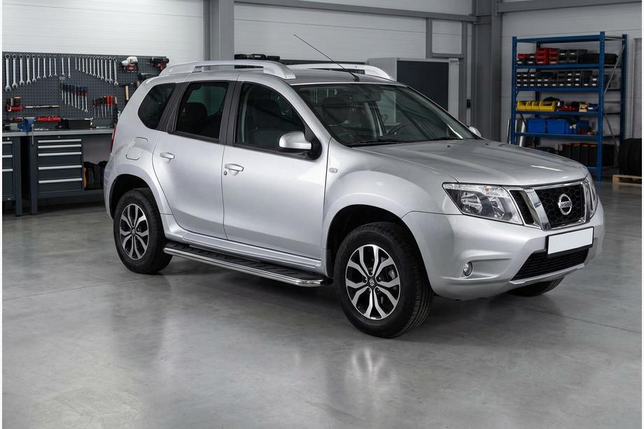 Nissan Terrano 2014– Maydos V1 sideskørter/trinbrætter (2 stk., aluminium/rustfrit stål) Image