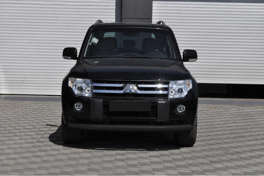 Mitsubishi Pajero Wagon IV 2006–2021 Frontbøjle ST008 Black (rustfrit stål) Image