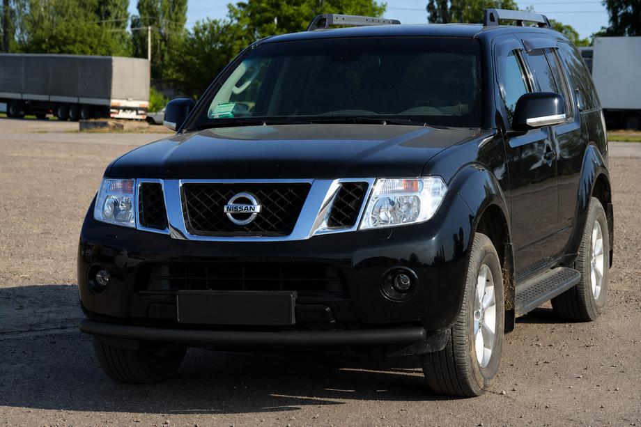 Nissan Navara 2006–2015 Frontbøjle ST008 Black (rustfrit stål) Image