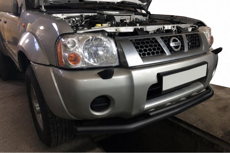 Nissan NP300 1999–2015 Frontbøjle ST014 Black (rustfrit stål) Image