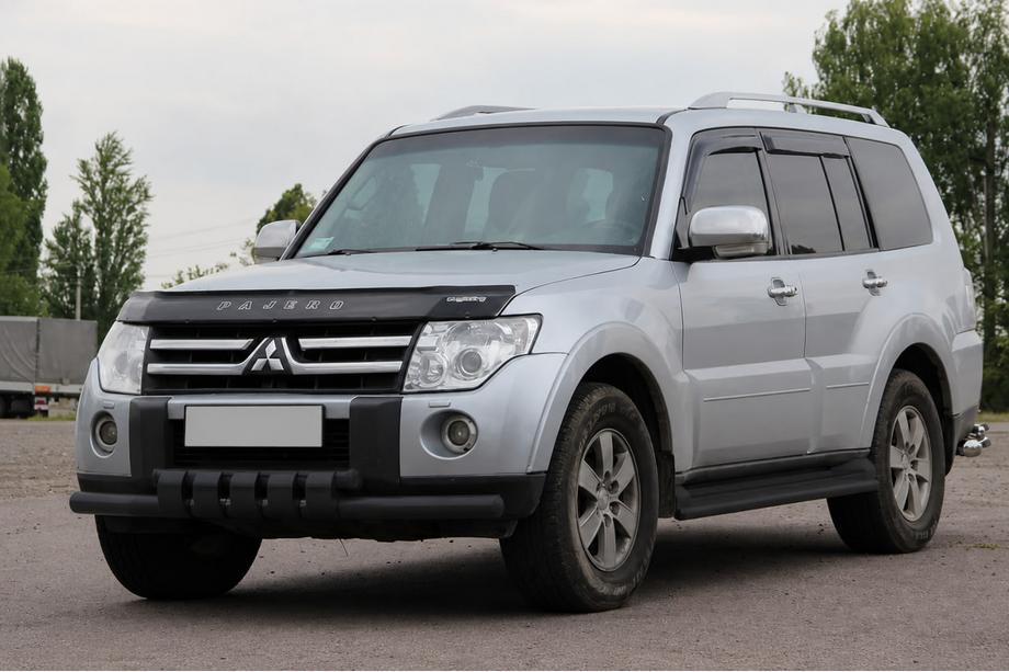 Mitsubishi Pajero Wagon III 1999–2006 Frontbeskyttelse ST015 Black (rustfrit stål) Image
