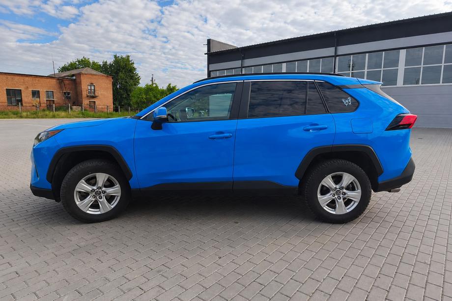 Toyota Rav 4 2019–2025 Integrerede tagrælinger sorte OEM V1 (Aluminium) Image