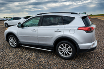 Toyota Rav 4 2019–2025 Sorte OEM tagrælinger (aluminium) foto 1