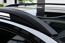 Toyota Corolla Cross 2020– Sorte OEM tagrælinger (aluminium) foto 1