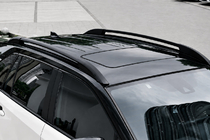 Toyota Corolla Cross 2020– Sorte OEM tagrælinger (aluminium) foto 2