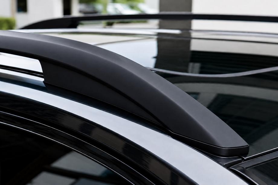 Toyota Corolla Cross 2020– Sorte OEM tagrælinger (aluminium) Image