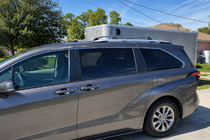 Toyota Sienna 2020– Integrerede tagrælinger grå OEM (aluminium) foto 2