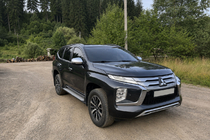 Mitsubishi Pajero Sport 2015– Integrerede tagrælinger sorte OEM (2019-, aluminium) foto 1