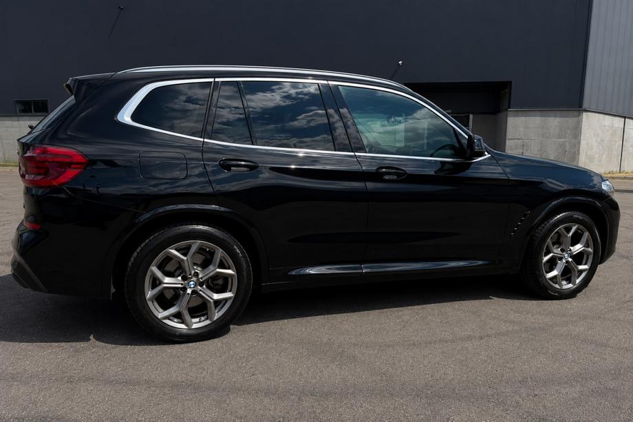 BMW X3 G01 2018– Integrerede tagrælinger i krom OEM (aluminium, montering med lim) Foto 2