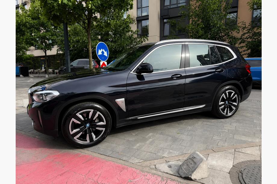 BMW X3 G01 2018– Integrerede tagrælinger krom OEM (aluminium) Image