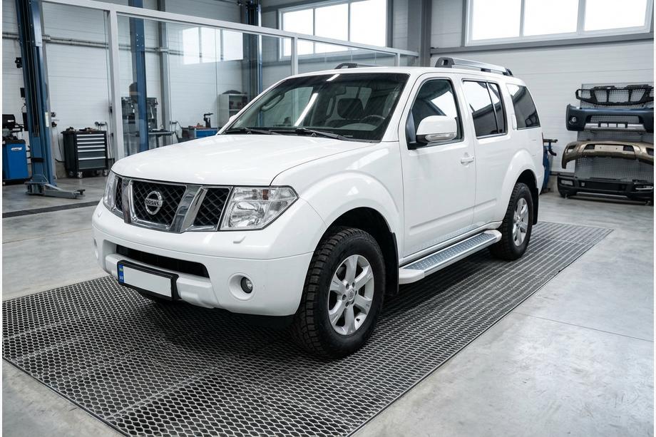 Nissan Pathfinder R51 2005–2014 Sidetrin Allmond White (2 stk., aluminium) Image