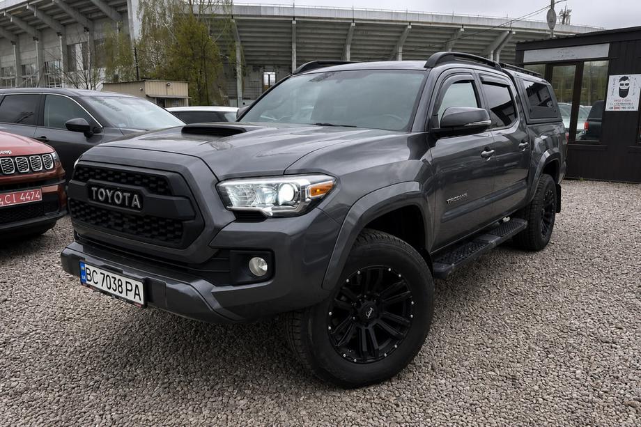 Toyota Tacoma 2015–2023 Sorte OEM tagrælinger (aluminium) Image