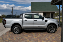 Ford Ranger 2011–2022 Sorte OEM tagrælinger (ABS-plast, montering med lim) foto 2