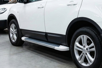 Nissan Qashqai 2014–2021 Sidetrin Allmond White (2 stk., aluminium) foto 1