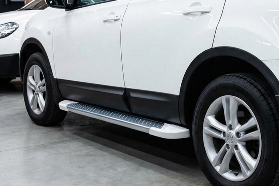 Nissan Qashqai 2014–2021 Sidetrin Allmond White (2 stk., aluminium) Image