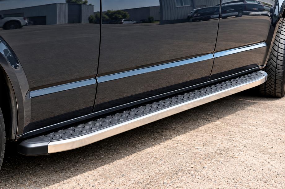 Volkswagen T5 2010–2015 BlackLine sidetrin (2 stk., aluminium) Kort akselafstand Image