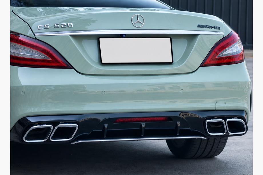Mercedes CLS C218 2011–2018 Bageste diffuser med krom udstødningstusser (2015-2018, GT63-design) Foto 3