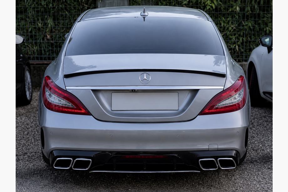 Mercedes CLS C218 2011–2018 Bageste diffuser med krom udstødningstusser (2015-2018, GT63-design) Foto 2
