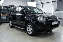 Hyundai Tucson JM 2004– BlackLine sidetrin (2 stk., aluminium) foto 1