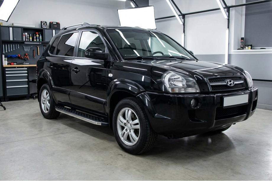 Hyundai Tucson JM 2004– BlackLine sidetrin (2 stk., aluminium) Image