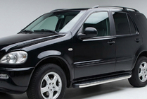Mercedes ML W163 1997–2005 BlackLine sidetrin (2 stk., aluminium) foto 1