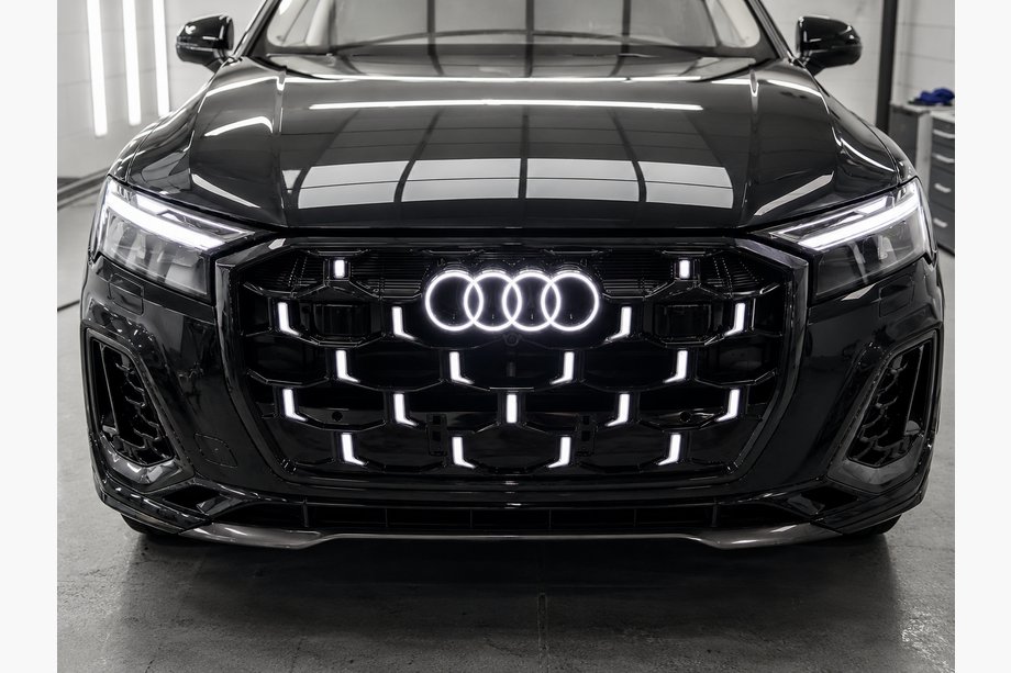 Audi Q7 2015–2026 Frontgrill RSQ-Style LED (2024-2026, sort højglans) Foto 1