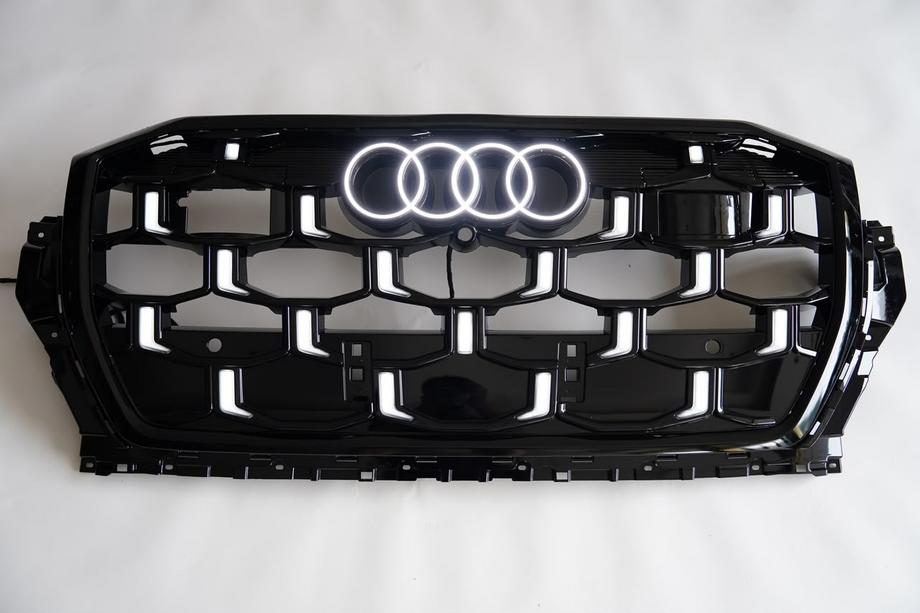 Audi Q7 2015–2026 Frontgrill RSQ-Style LED (2024-2026, sort højglans) Foto 2