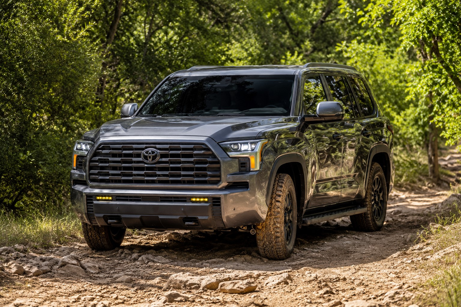 Toyota Sequoia 2027 får facelift og fabriksmonteret Trailhunter offroad-pakke