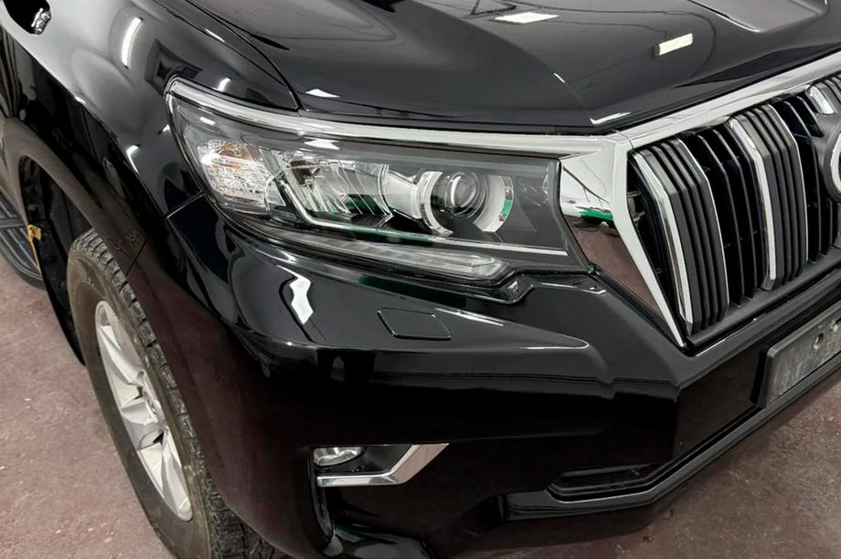 Toyota Land Cruiser Prado 150 2009–2023 Forlygtevippe højre (1 stk., til LED) Image