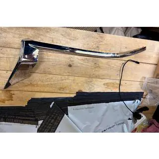 Udsalg forlygtesyebryn venstre (1 stk., til LED) Toyota Land Cruiser Prado 150 2009–2023 foto 2