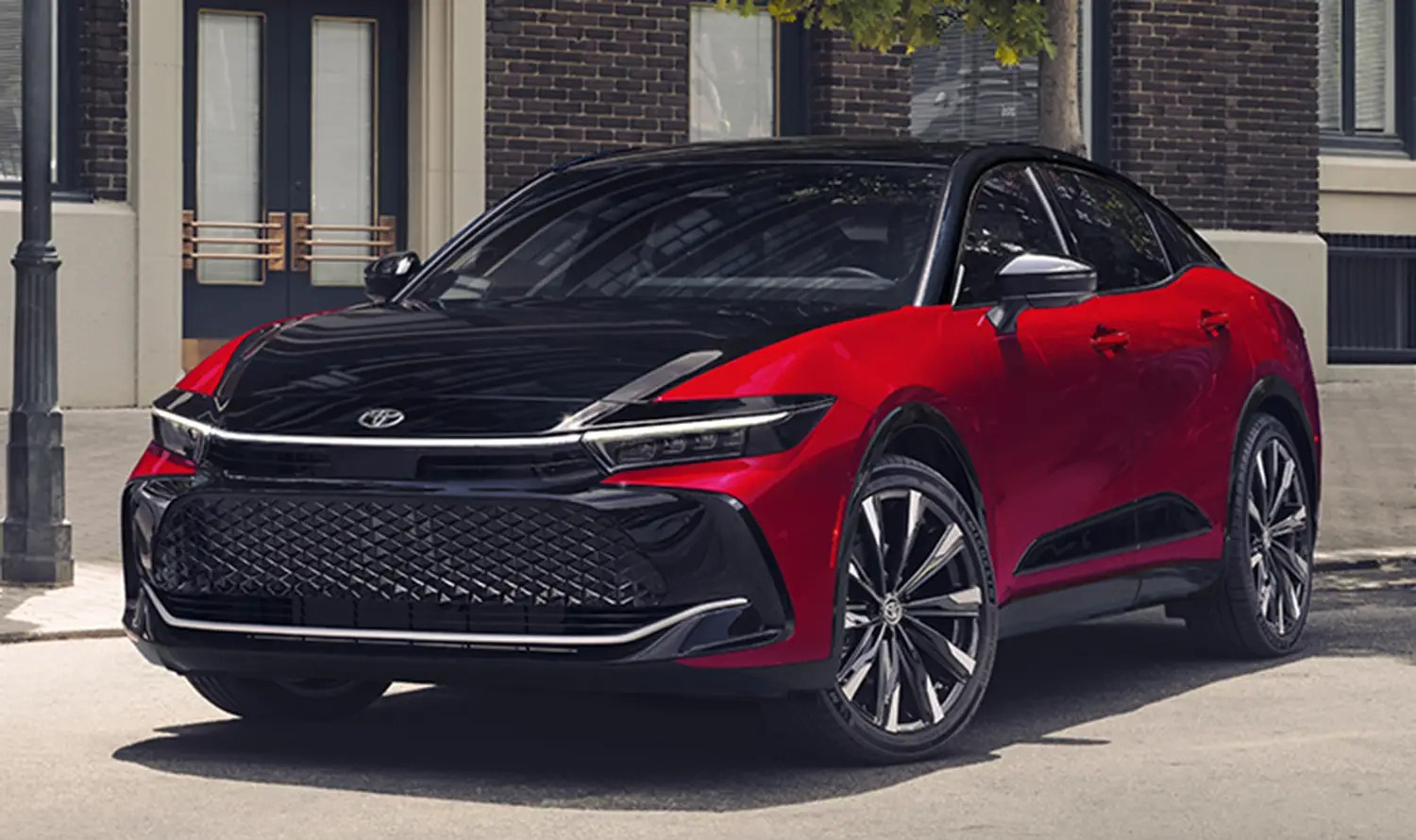 Toyota Crown 2027: ny THS 5-hybrid, firehjulstræk og nyt design