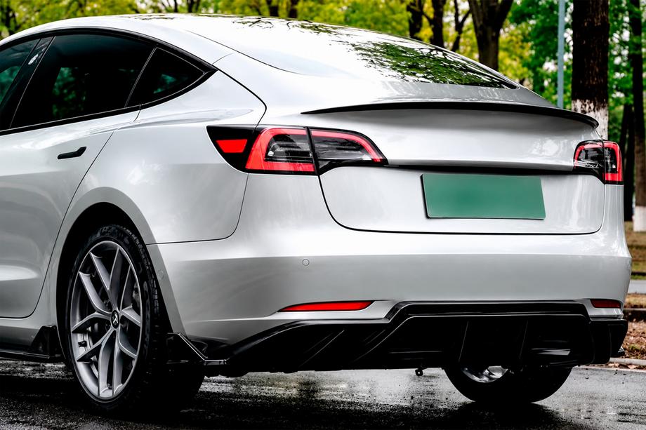 Tesla Model 3 2017– Bagkofangerdiffuser Turbo (til 2017-2023) Image