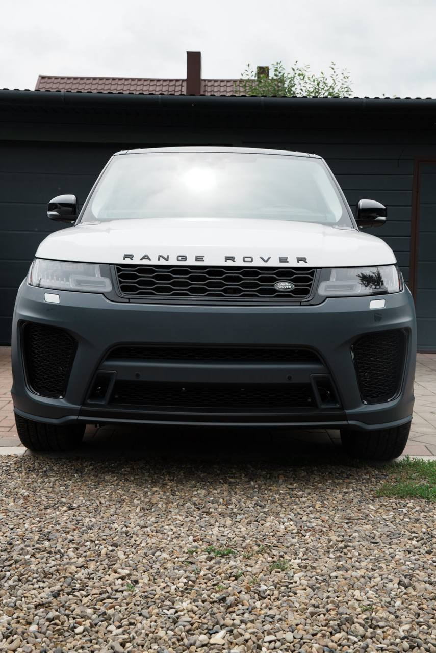 Reparation og tuning af Range Rover Sport 2018: SVR for- og bagkofanger