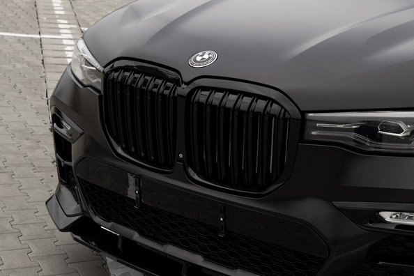 Fra standard BMW X7 G07 til M-Sport: udført arbejde og resultat