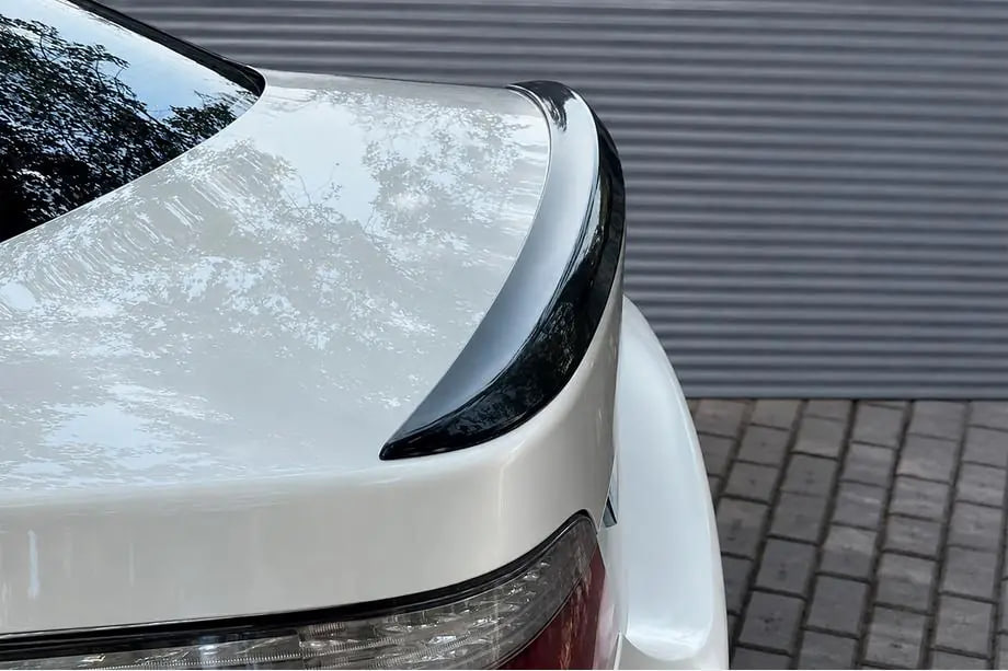 BMW E60: montering af M5-stil spoiler