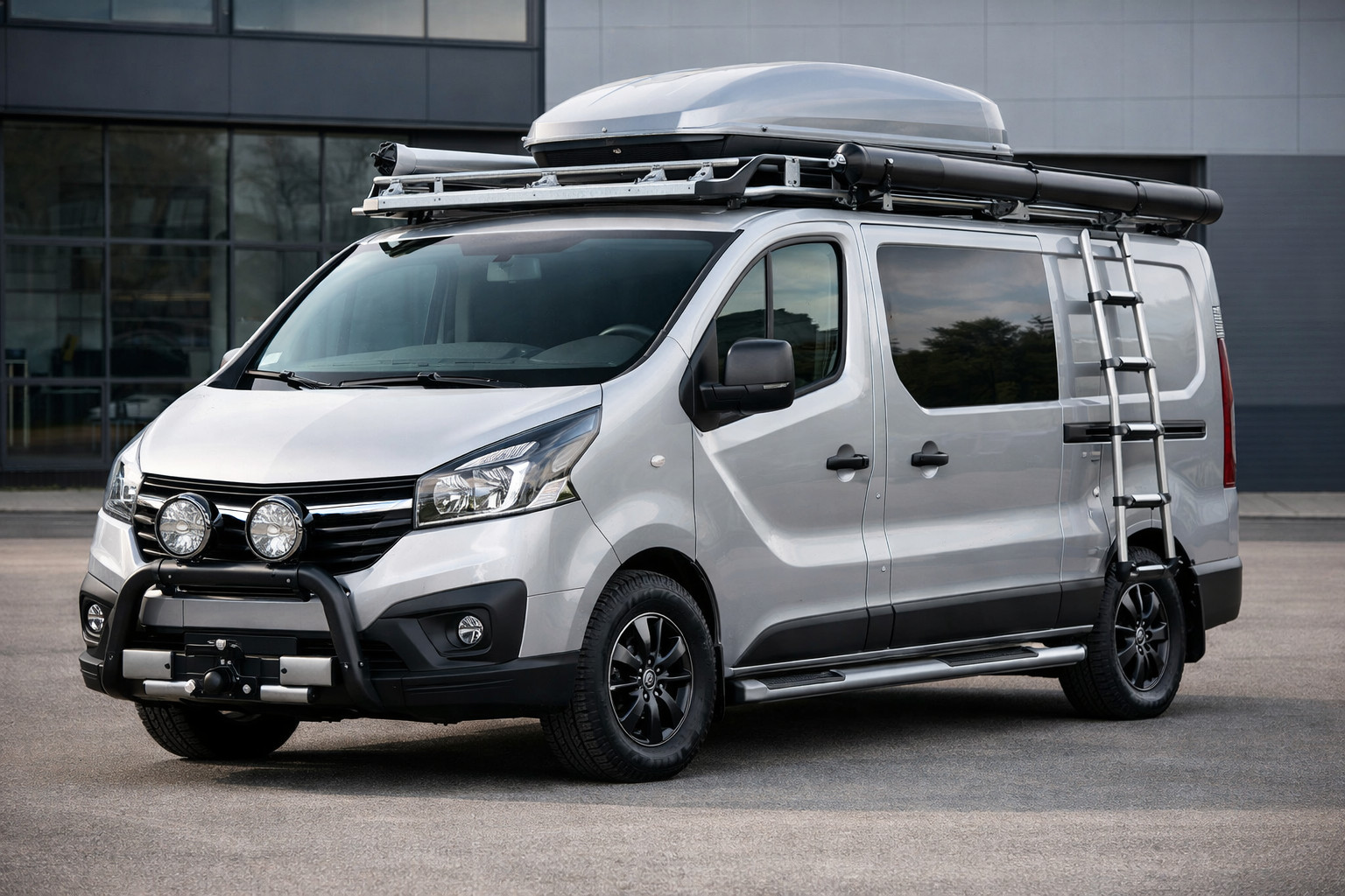 Opgraderingspakke til Opel Vivaro til mellemkørsel og levering