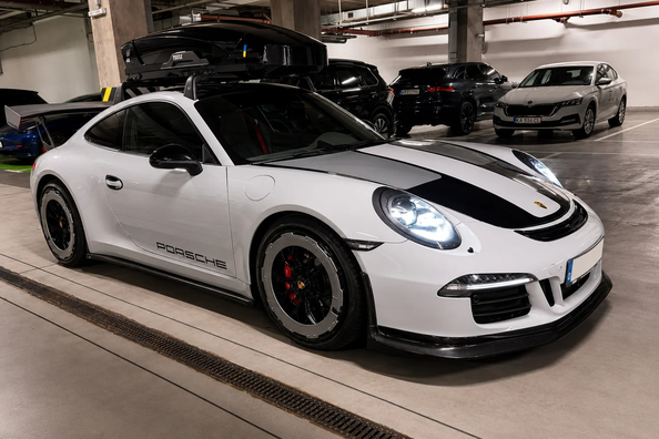 Opgradering af Porsche 911 (991): carbon-spoiler og fælge