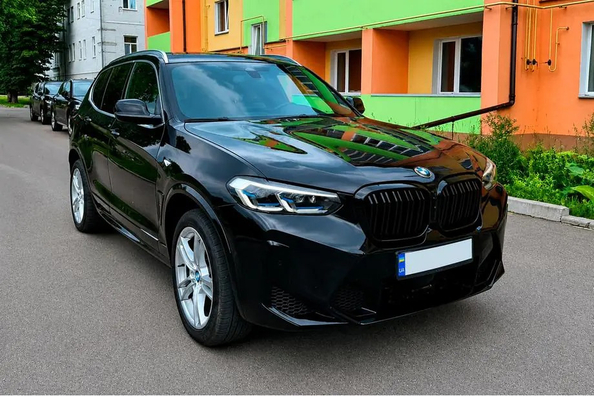 BMW X3 F25 2011–2018: montering af facelift-kit i X3M F97 2024-stil Foto 3