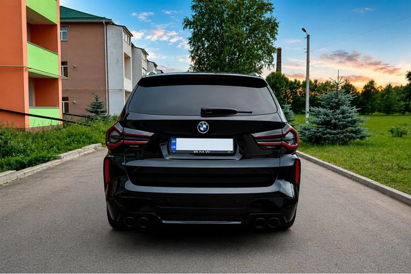 BMW X3 F25 2011–2018: montering af facelift-kit i X3M F97 2024-stil Foto 4