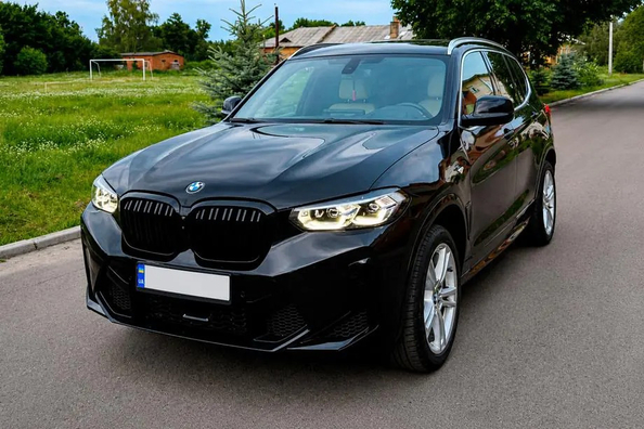 BMW X3 F25 2011–2018: montering af facelift-kit i X3M F97 2024-stil Foto 8