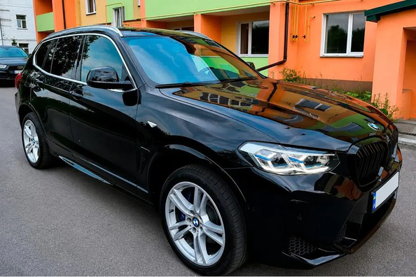 BMW X3 F25 2011–2018: montering af facelift-kit i X3M F97 2024-stil Foto 6