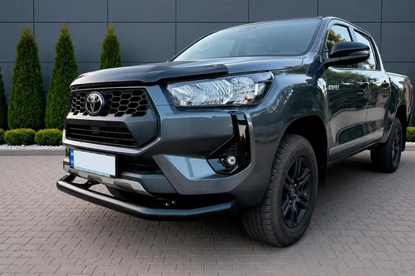 Toyota Hilux 2020: montering af frontbeskyttelse — vores arbejde