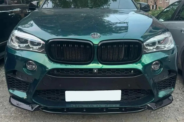 Tuning af BMW X5 F15: spejlkåber, spoiler og frontlip Foto 1